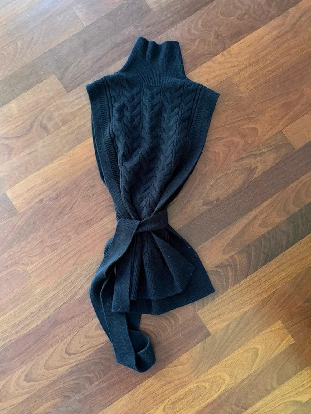 COS Black Cable-Knit Mock Neck Waist-Tie Sweater Collar